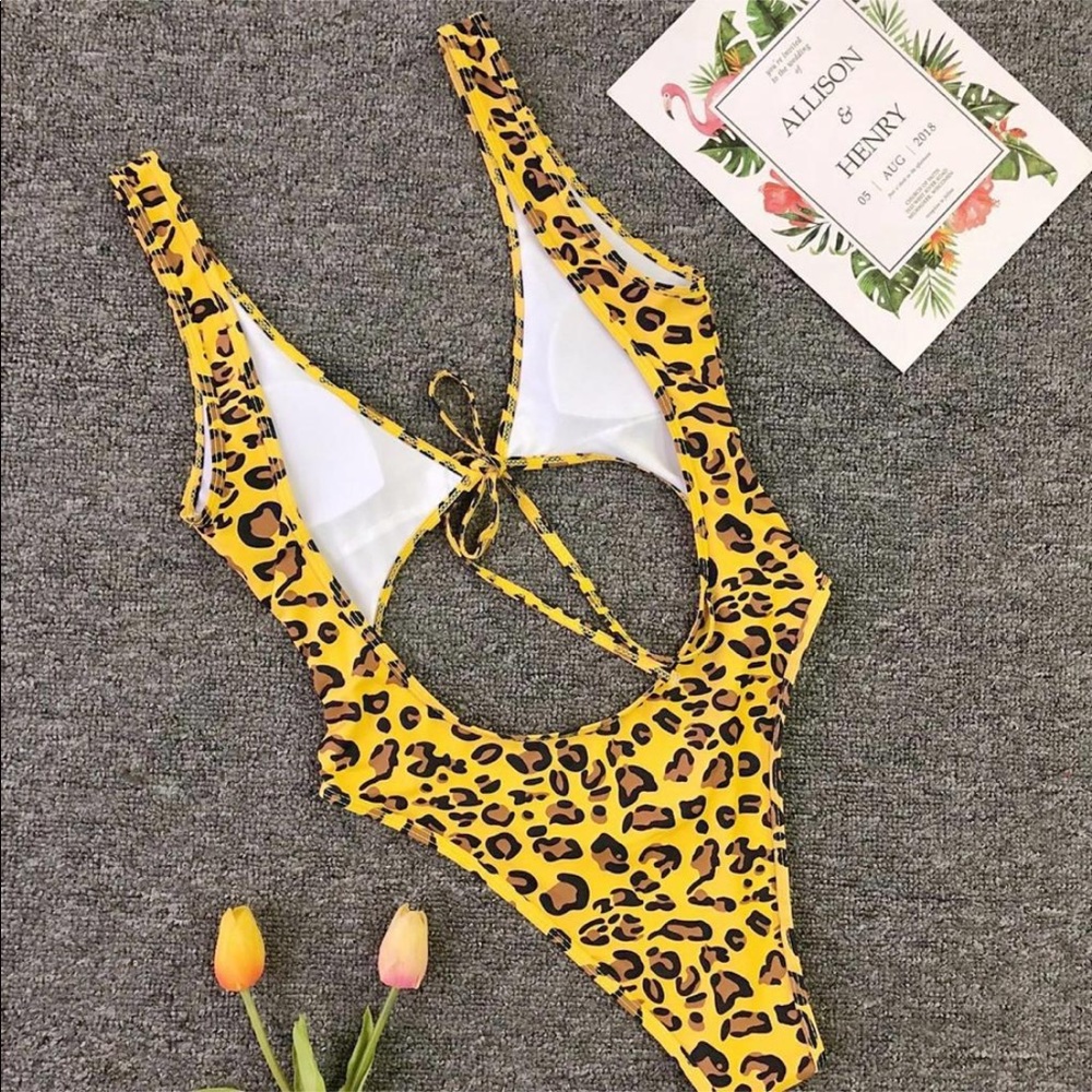 Cheetah Cut Out One Piece - Picture 3 of 4